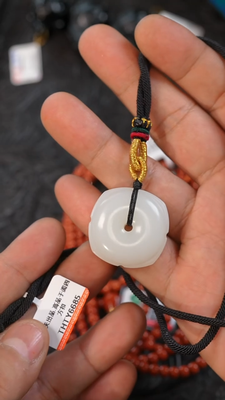 吊坠(不含链)未镶嵌和田玉多样性发一件THTY6685