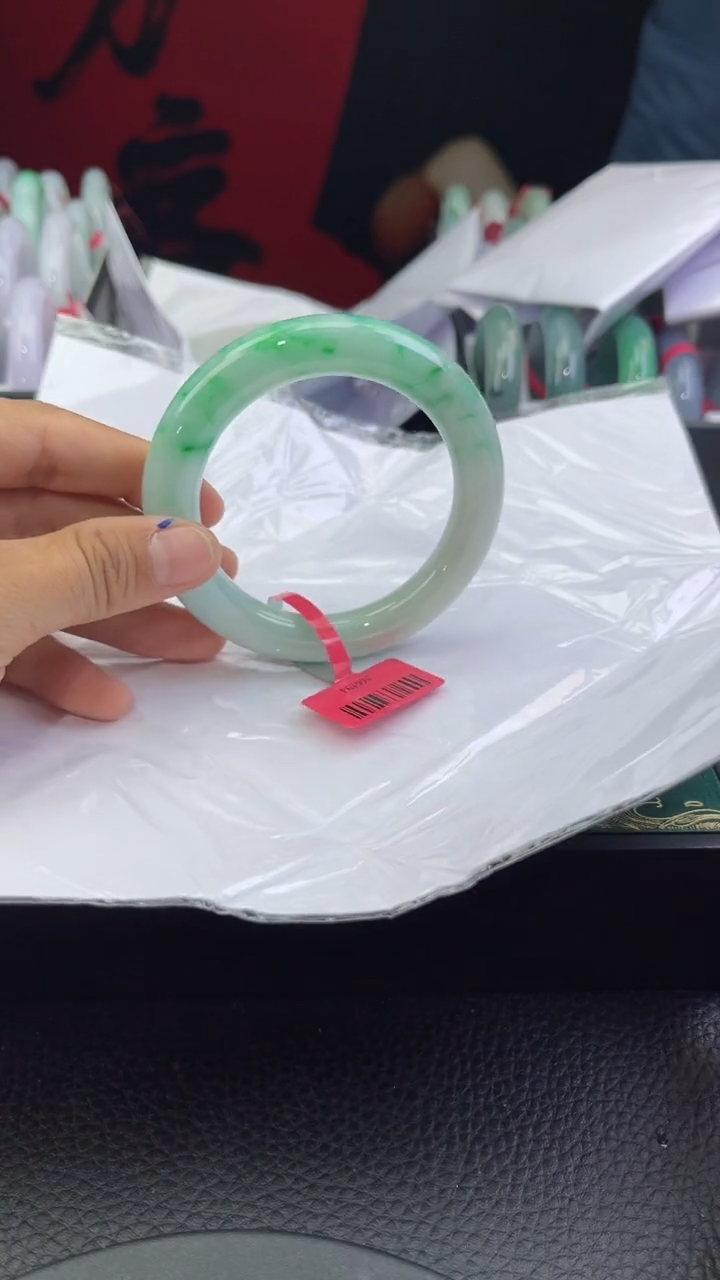 【闪购商品】翡翠手镯未镶嵌翡翠手镯