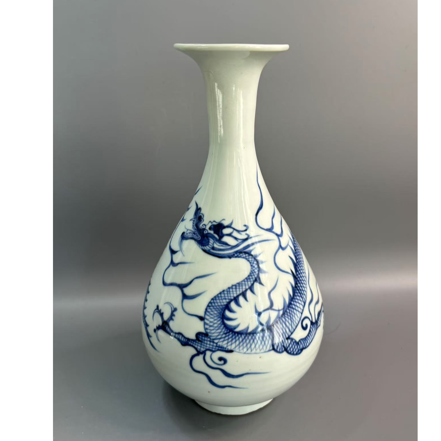 青花玉壶春龙纹瓶