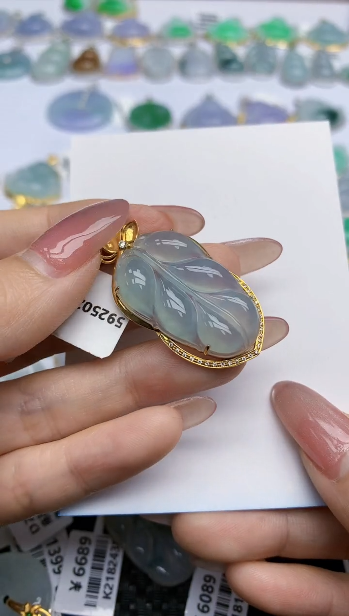 【闪购商品】翡翠挂件18K金镶嵌天然翡翠A货