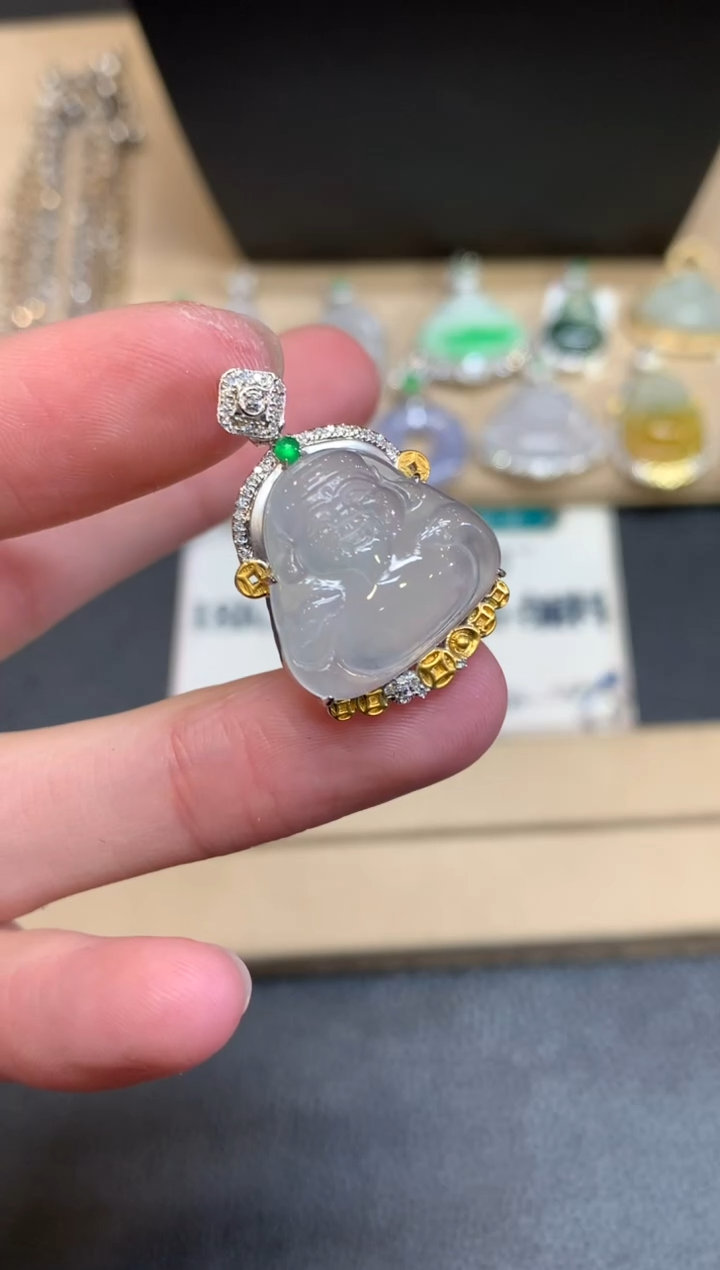 【闪购商品】翡翠颈饰18K金镶嵌财神爷【无服务费】