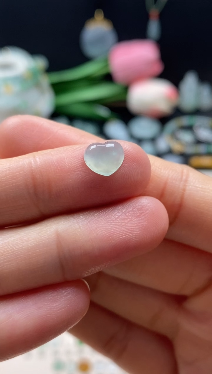 【闪购商品】翡翠未镶嵌颈饰翡翠晴底爱心