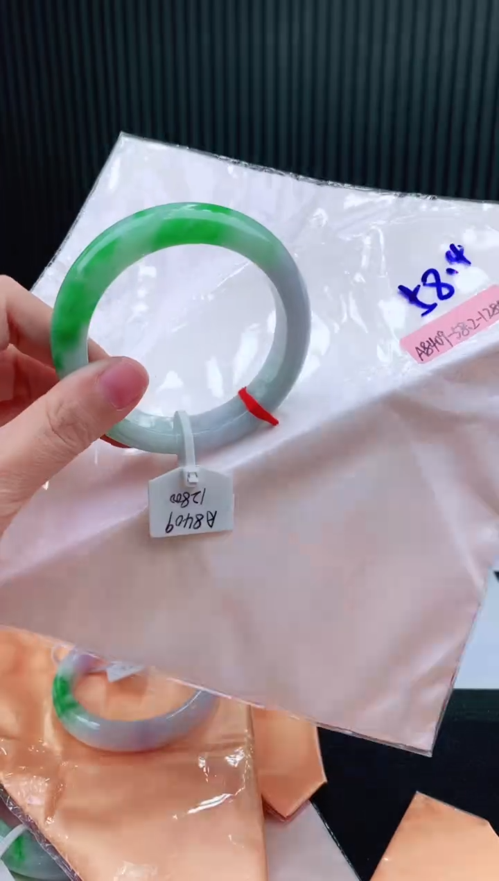 未镶嵌手镯翡翠58