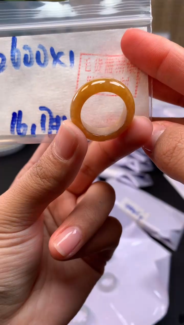 【闪购商品】定制翡翠未镶嵌戒圈#2600元-毛货需精细抛光