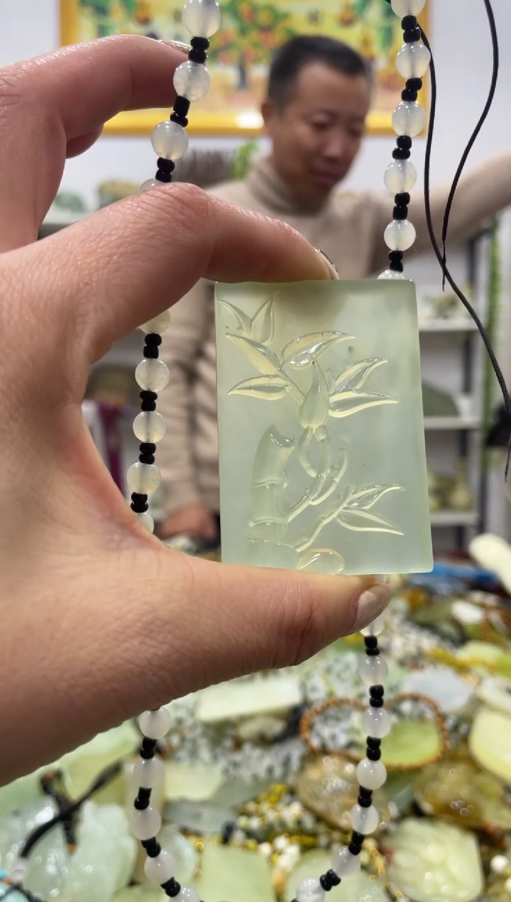 【闪购商品】岫玉吊坠未镶嵌             