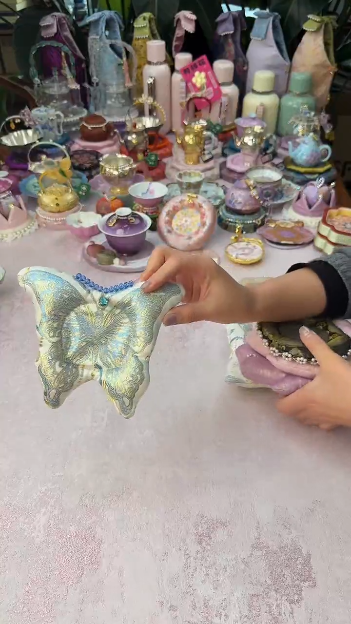 31蓝金蝴蝶甜甜圈