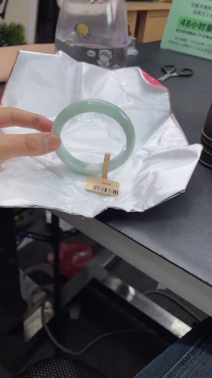 【闪购商品】翡翠手镯未镶嵌18翡翠手镯