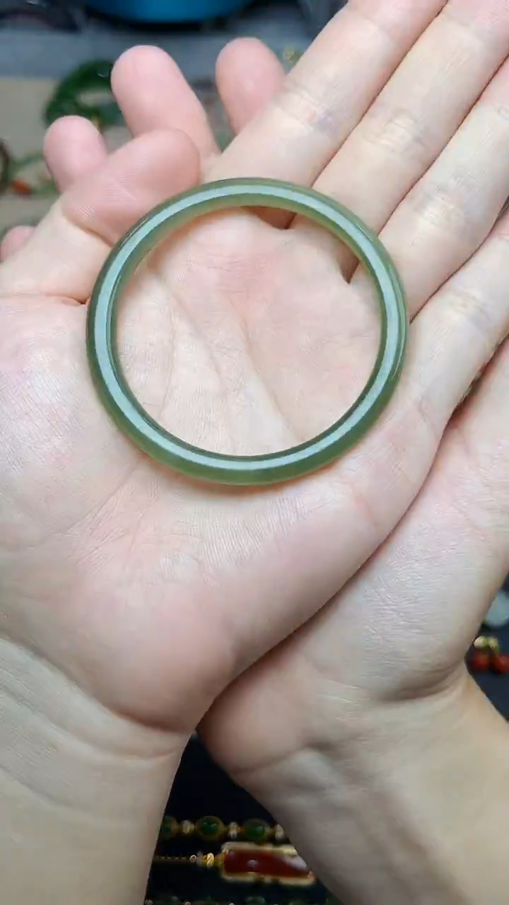 和田玉手镯未镶嵌52圈口06