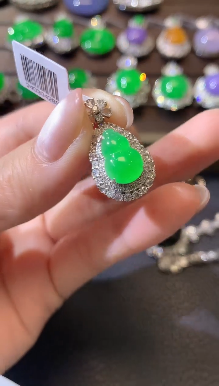 【闪购商品】翡翠吊坠(不含链)18K金镶嵌D43翡翠