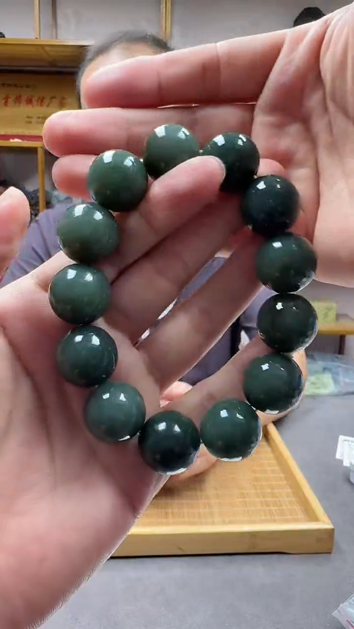 未镶嵌手链和田玉18且末蓝