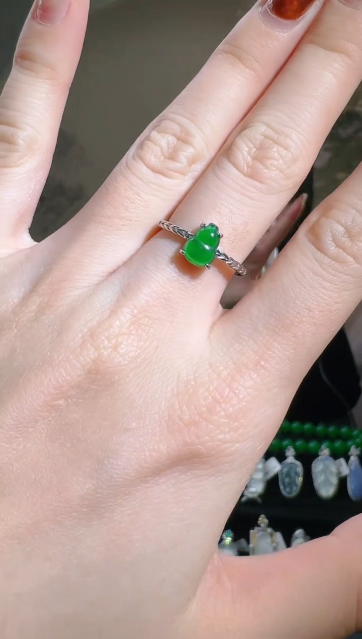 【闪购商品】翡翠戒指银S925镶嵌葫芦