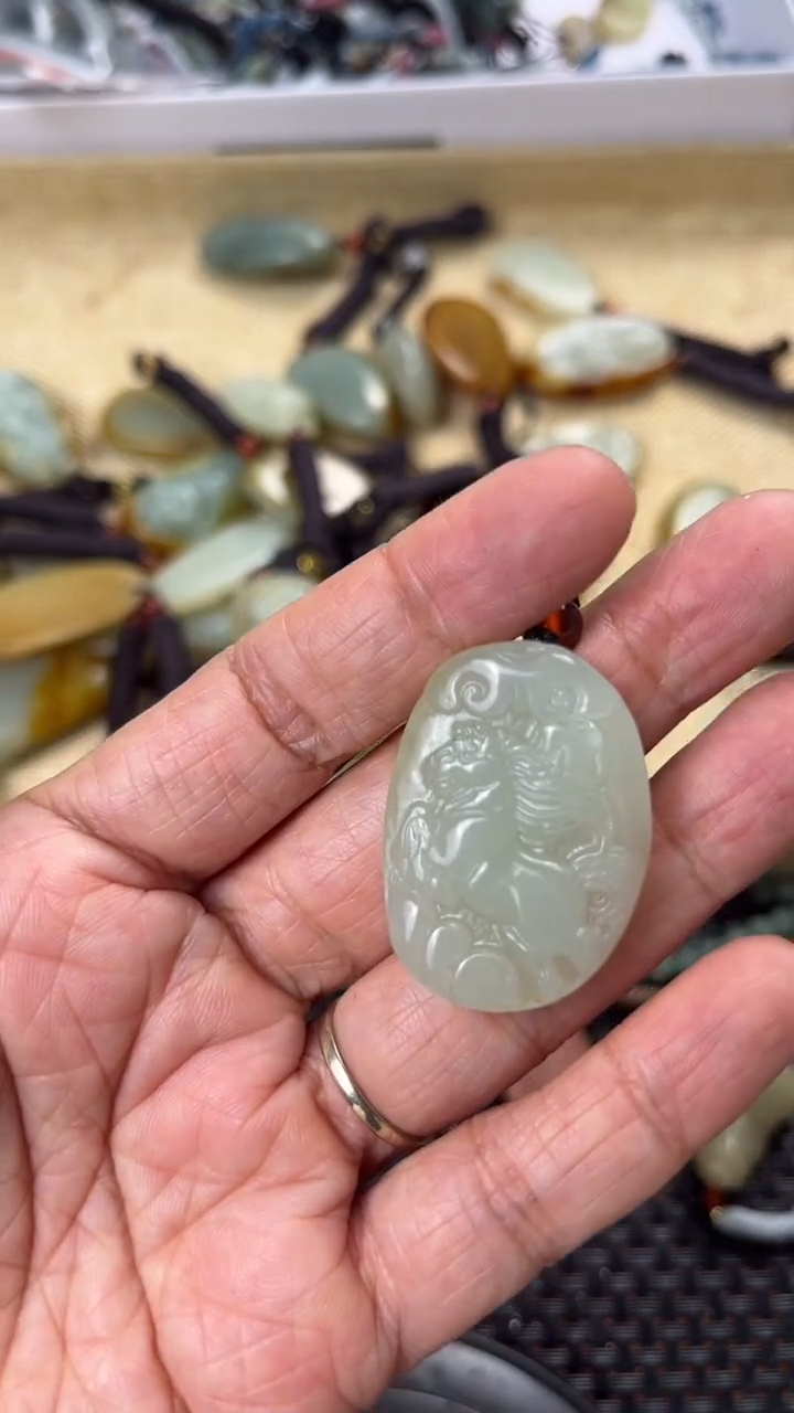 【闪购商品】和田玉颈饰未镶嵌多样性发货没有证书拍一发一有瑕