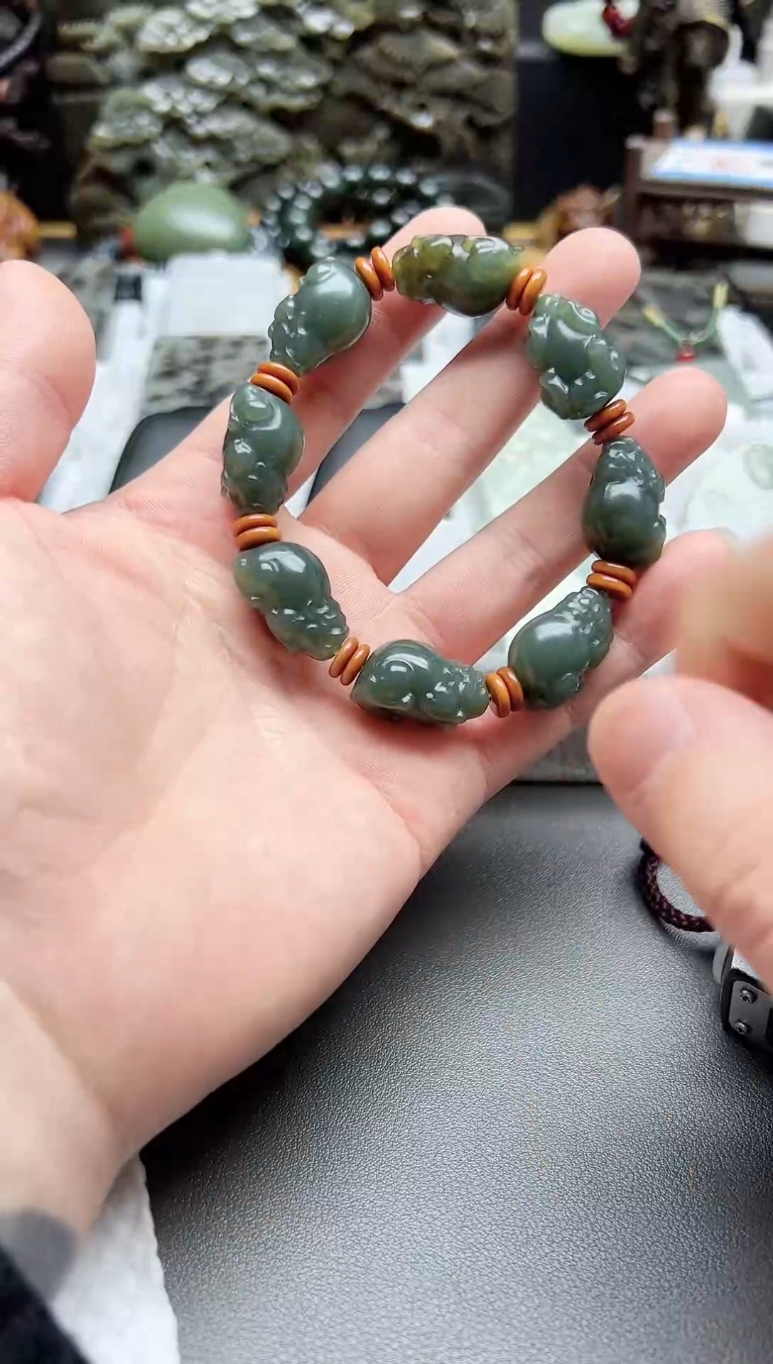 未镶嵌手链和田玉精雕貔貅手串