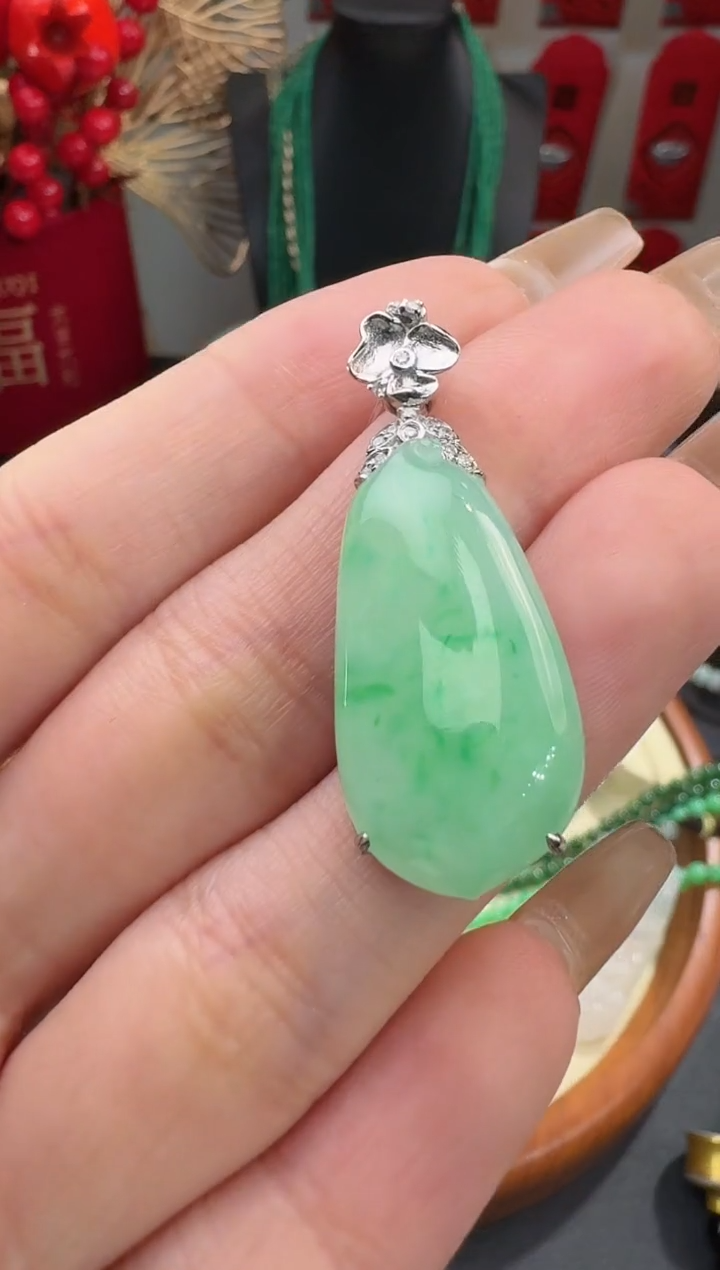 【闪购商品】翡翠颈饰18K金镶嵌挂件