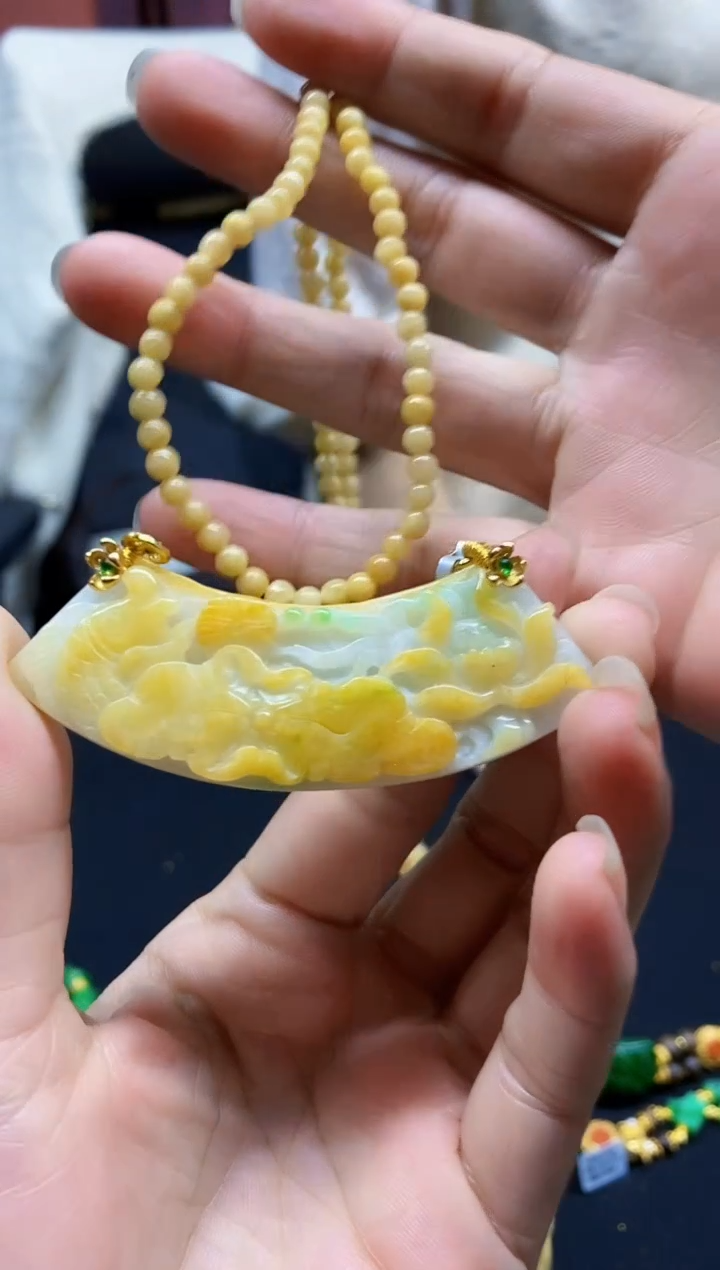 颈饰未镶嵌翡翠吊坠