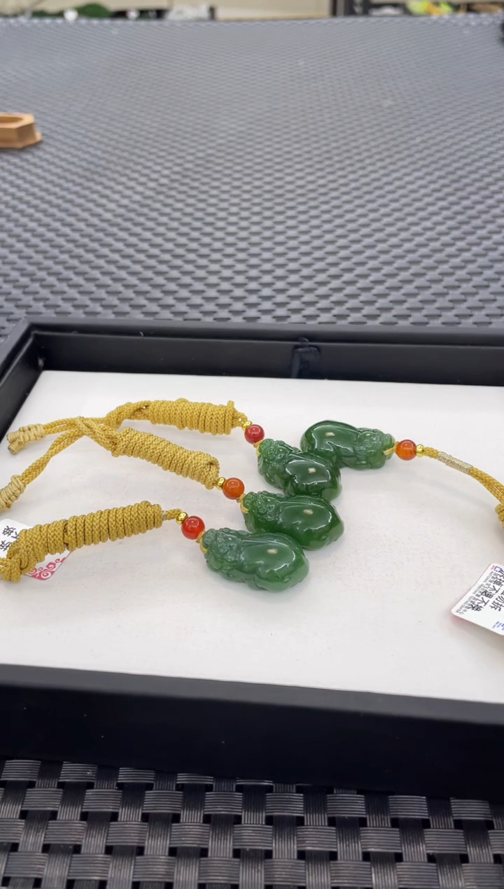 颈饰未镶嵌和田玉貔貅微矿点（多样性发一件）PP107