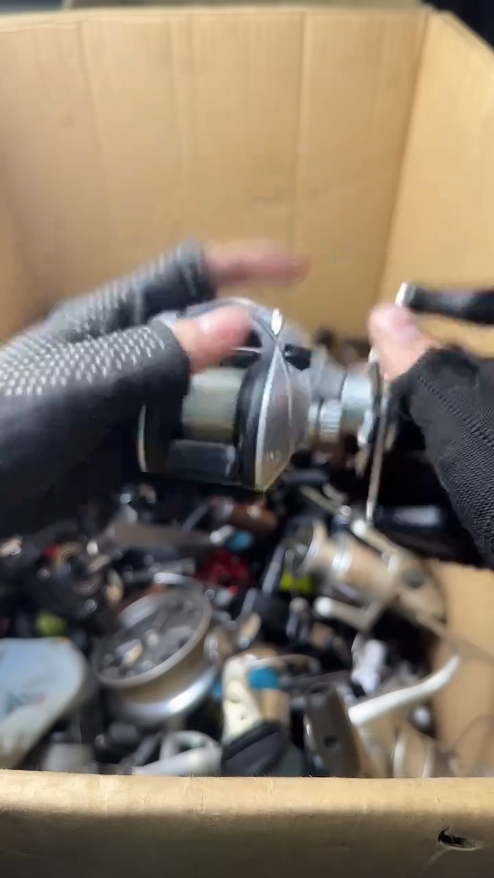 沙**叟微瑕钓鱼轮，直播间讲解为准，看清楚再拍，如有拆卸不退换