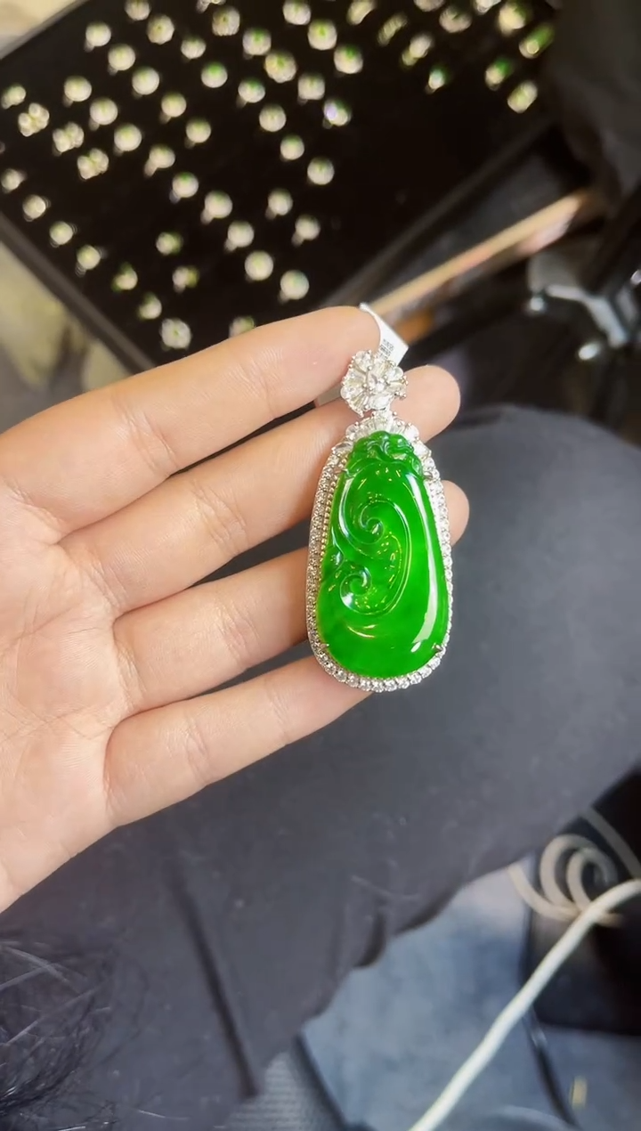 【闪购商品】翡翠颈饰银S925镶嵌如意吊坠