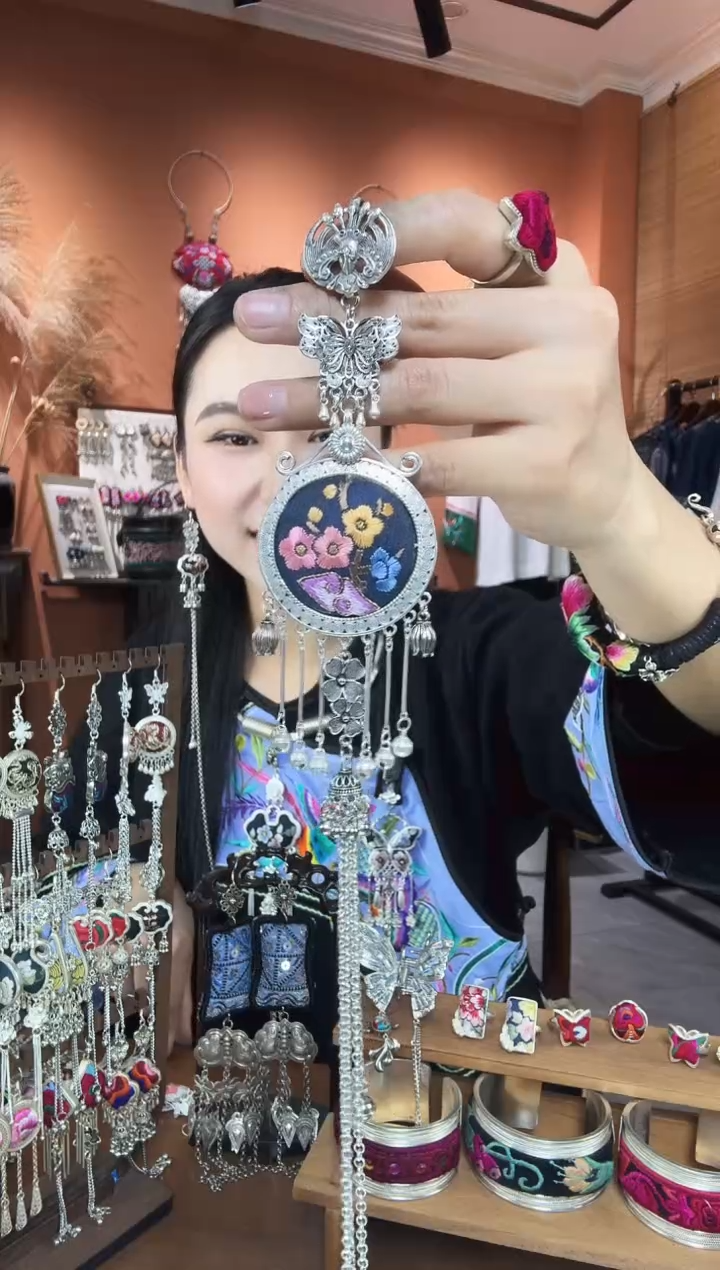织绣纯手工民族风压襟