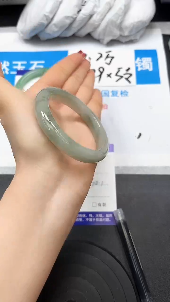 【闪购商品】石英质玉手镯未镶嵌145