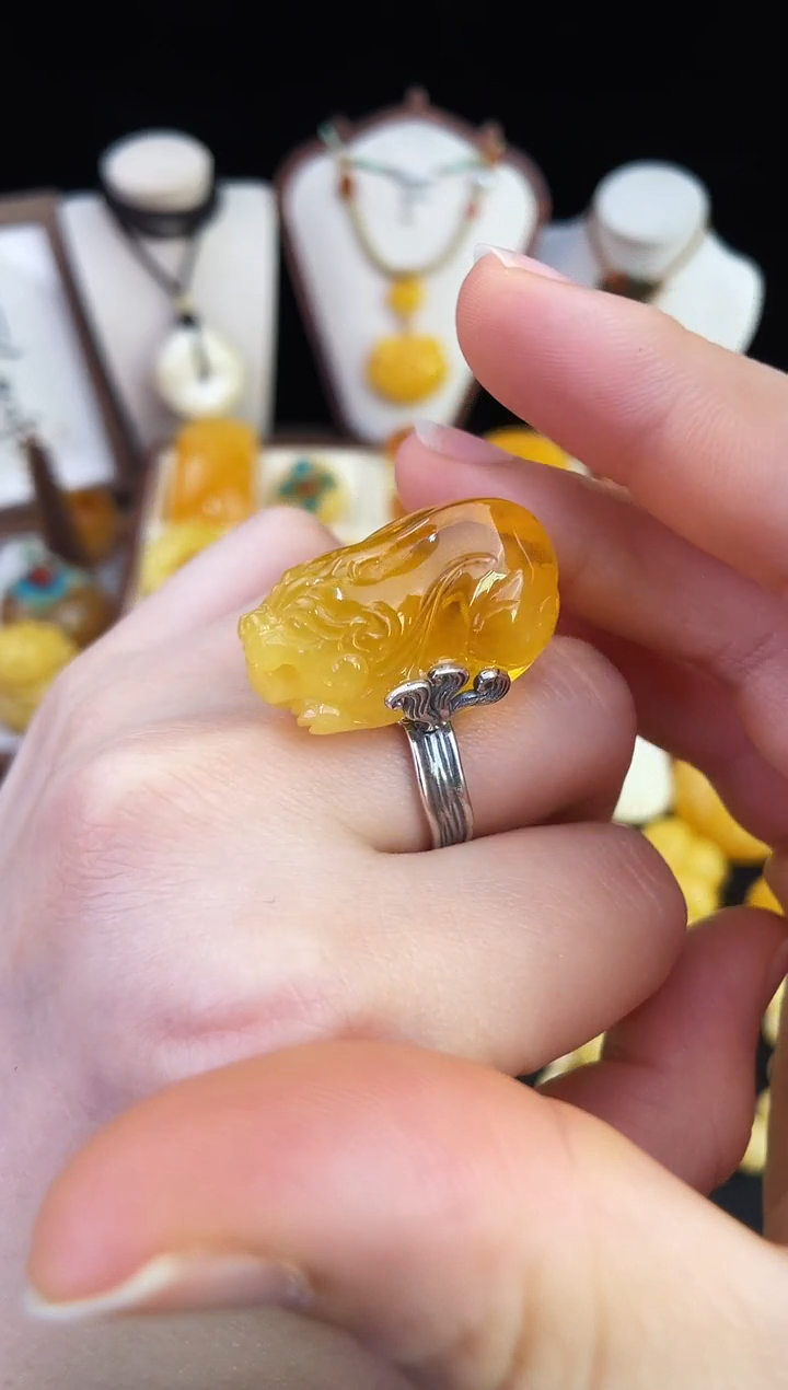 琥珀未镶嵌珠宝奇石柒月