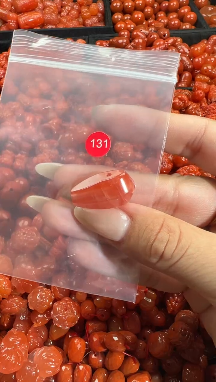 颈饰未镶嵌南红玛瑙1