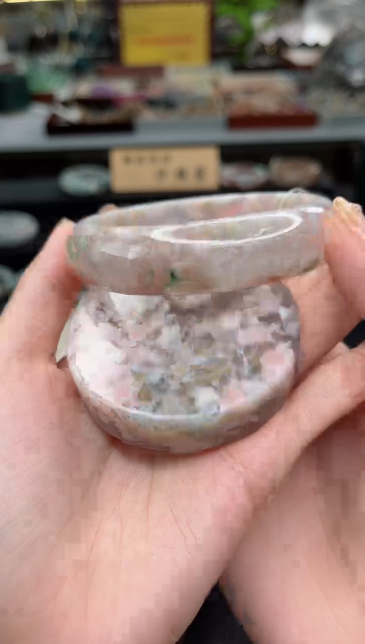 【闪购商品】石英质玉手镯未镶嵌64圈口（赠品镯心）2S9886