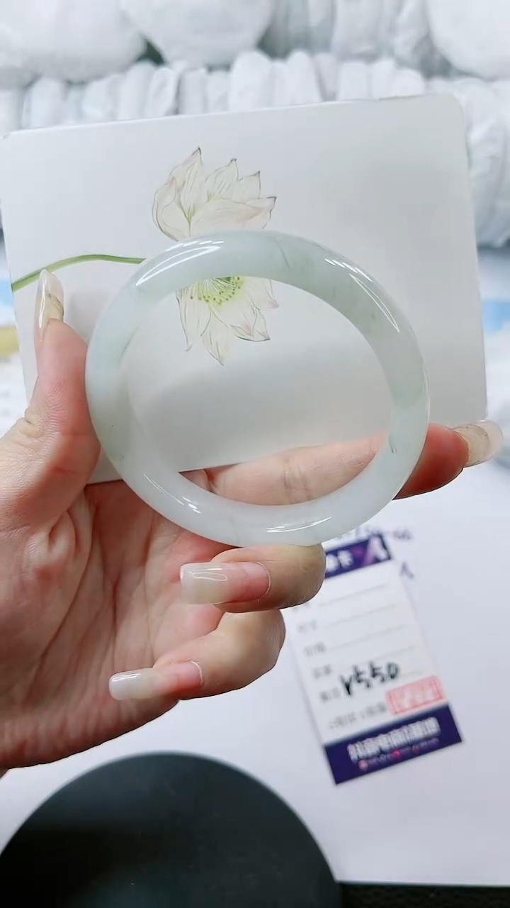 【闪购商品】石英质玉手镯未镶嵌多样性发货V550