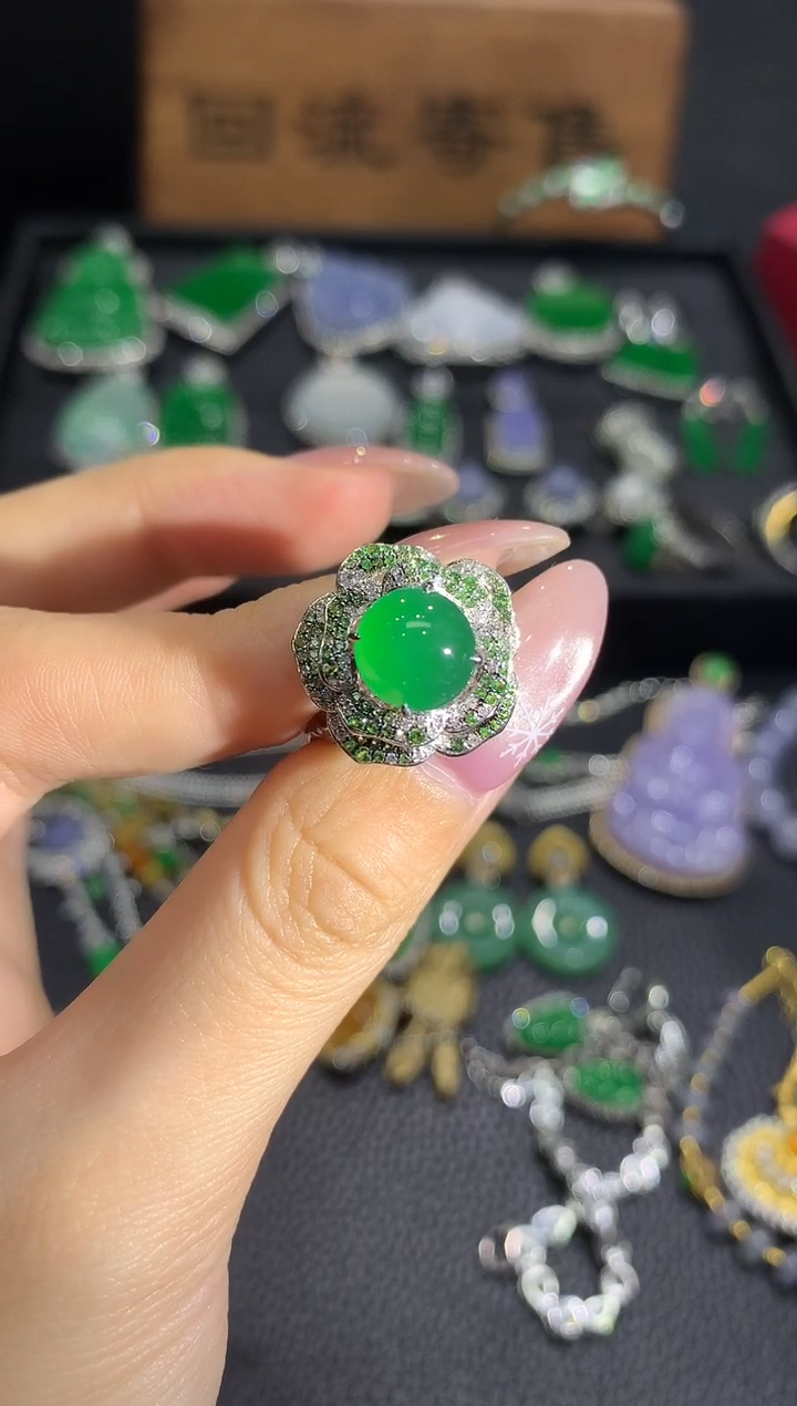 18K金镶嵌戒指翡翠33