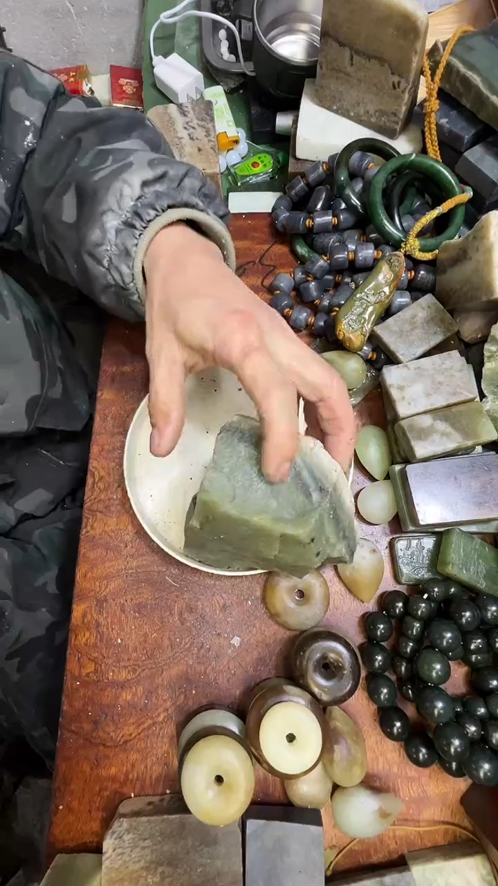 未镶嵌和田玉珠宝半成品1