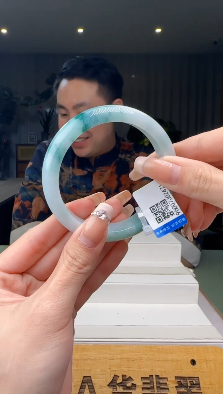 【闪购商品】翡翠手镯未镶嵌CC@@960Q7J02471