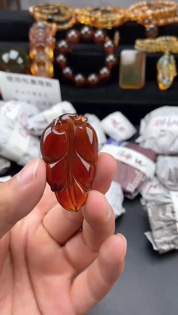 【闪购商品】未镶嵌琥珀颈饰棕血珀叶子吊坠