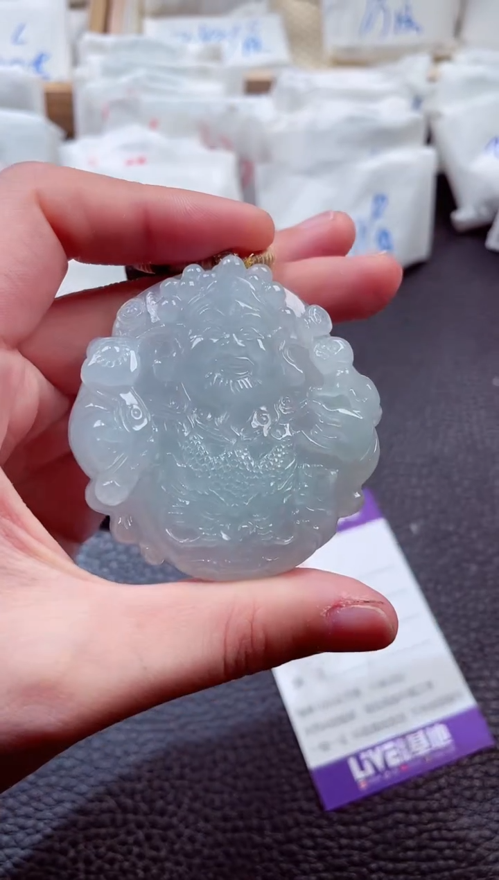 翡翠未镶嵌颈饰00001834