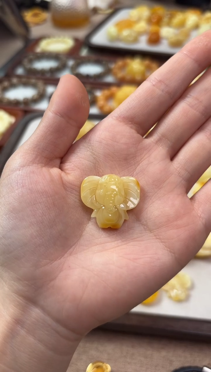 【闪购商品】蜜蜡裸石未镶嵌象宝宝