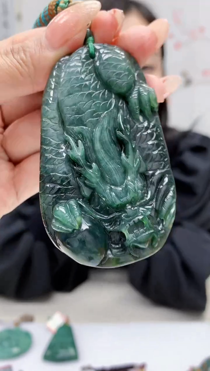 【闪购商品】定制翡翠未镶嵌4852MM-毛货挂件82