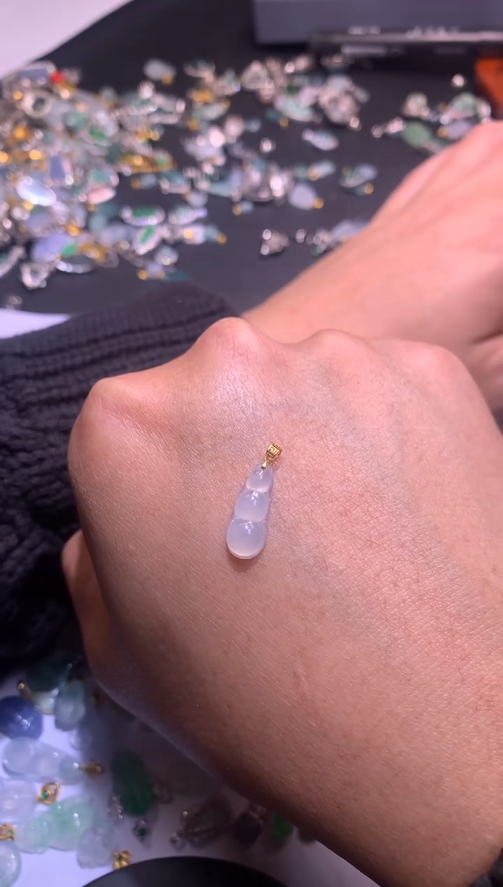 【闪购商品】翡翠吊坠(不含链)18K金镶嵌1