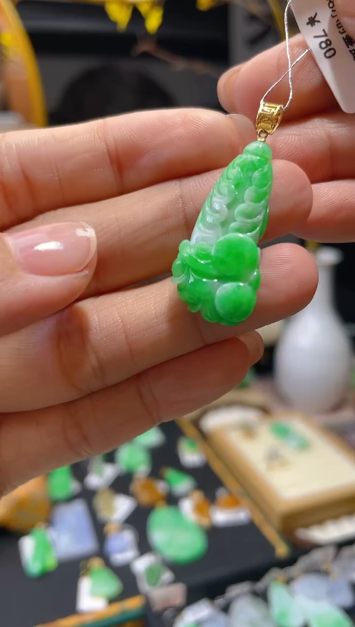 【闪购商品】翡翠颈饰18K金镶嵌假一赔三