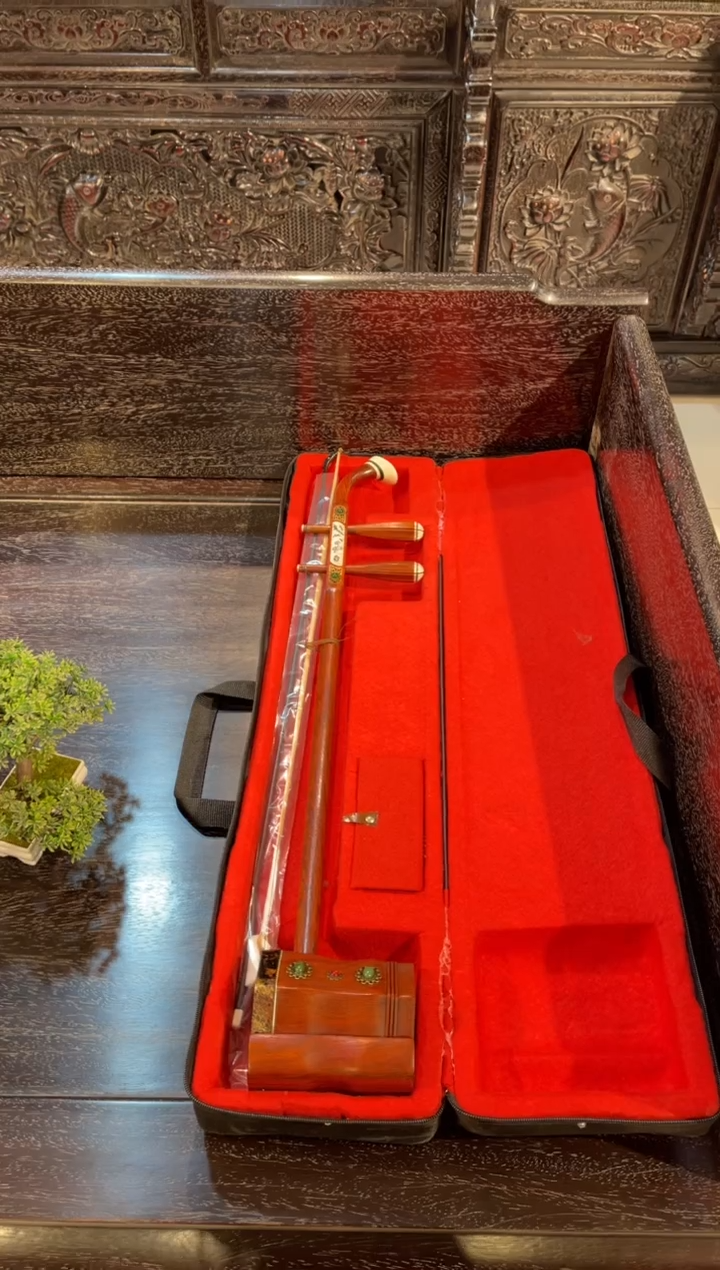 【闪购商品】木木雕二胡一个、、、、、、、、