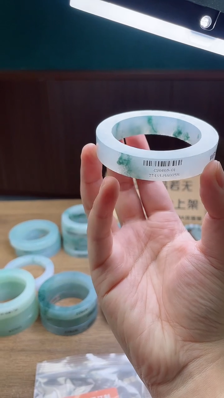 定制翡翠手镯未镶嵌悠*定制