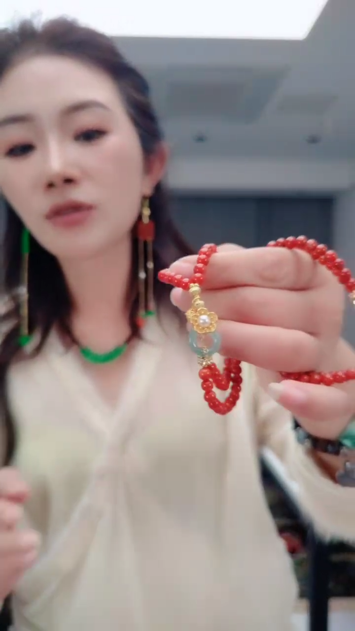 颈饰未镶嵌翡翠1045红手串