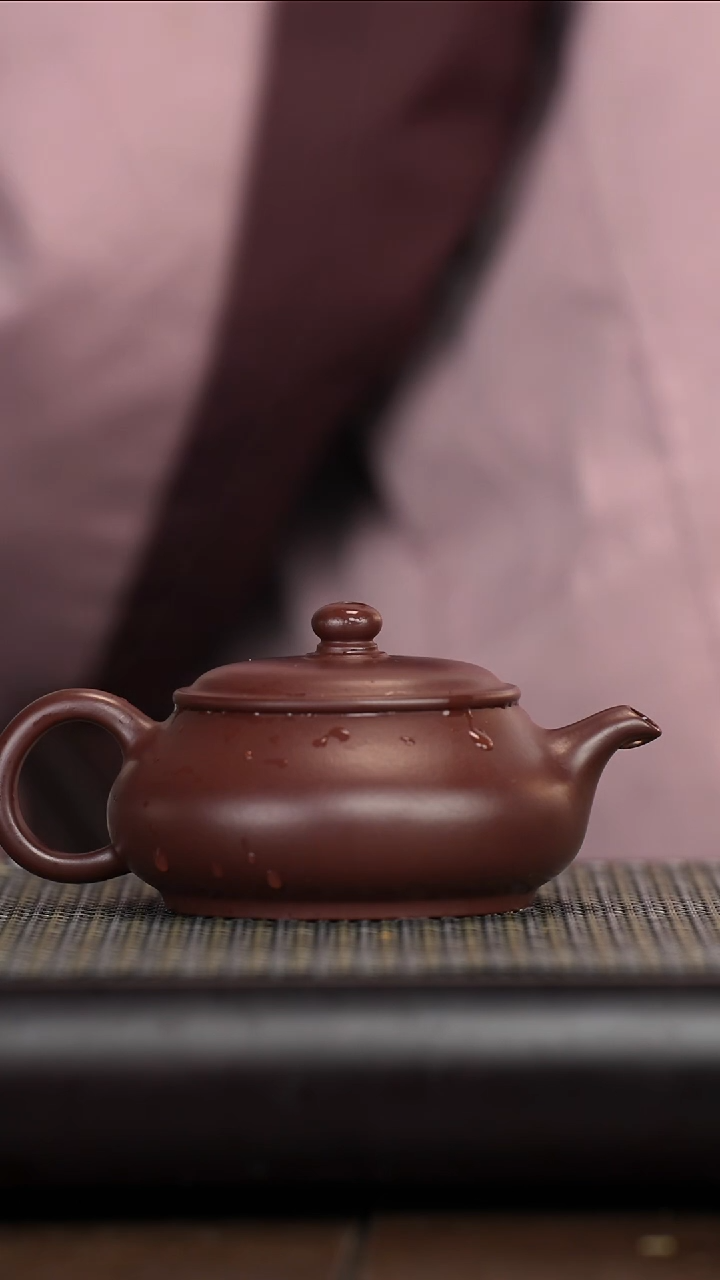 【闪购商品】紫砂茶壶紫泥光素明炉170CC dd
