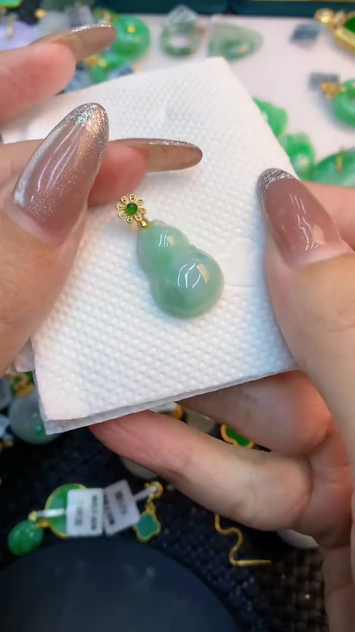 颈饰未镶嵌翡翠1