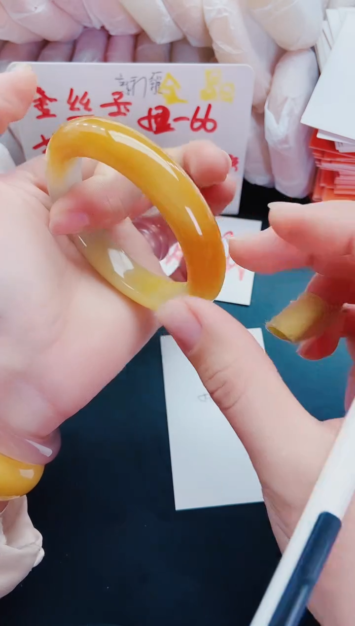 【闪购商品】石英质玉手镯未镶嵌H87-55-54