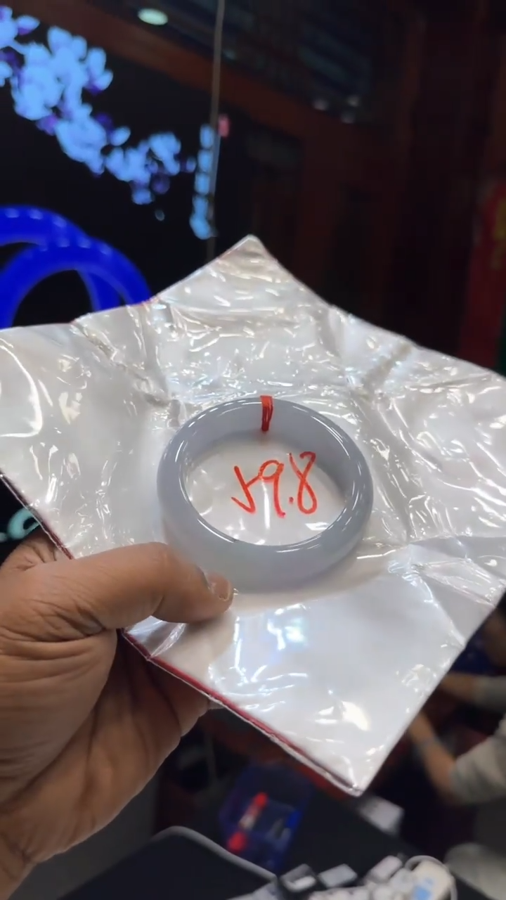 翡翠手镯未镶嵌手镯