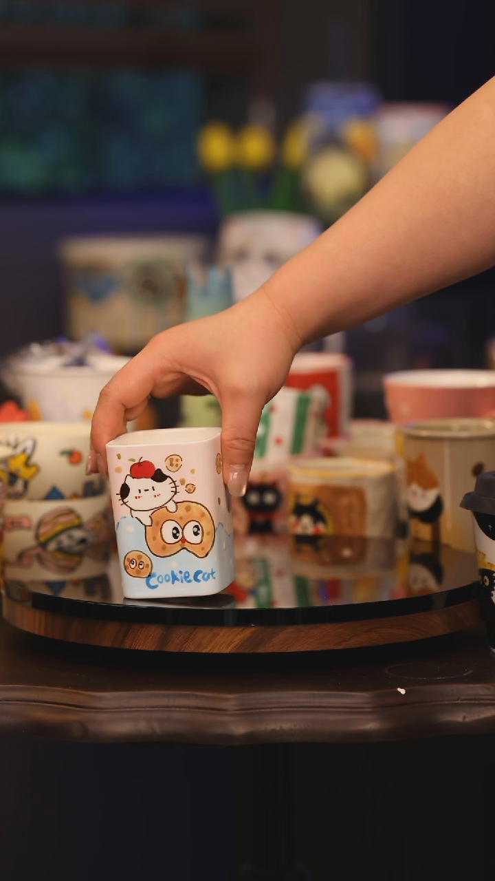 【闪购商品】摆件景德镇釉下彩绘设计师款式陶瓷