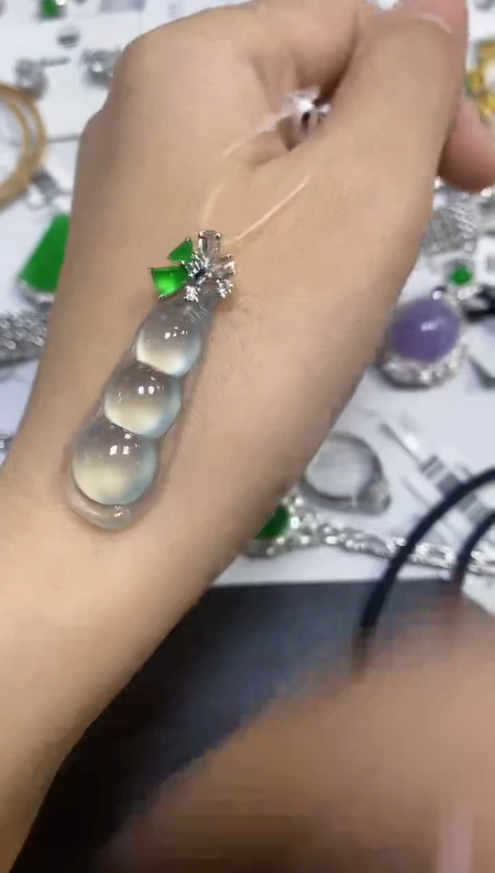 颈饰18K金镶嵌翡翠_****y颈饰 18K金镶嵌 翡翠