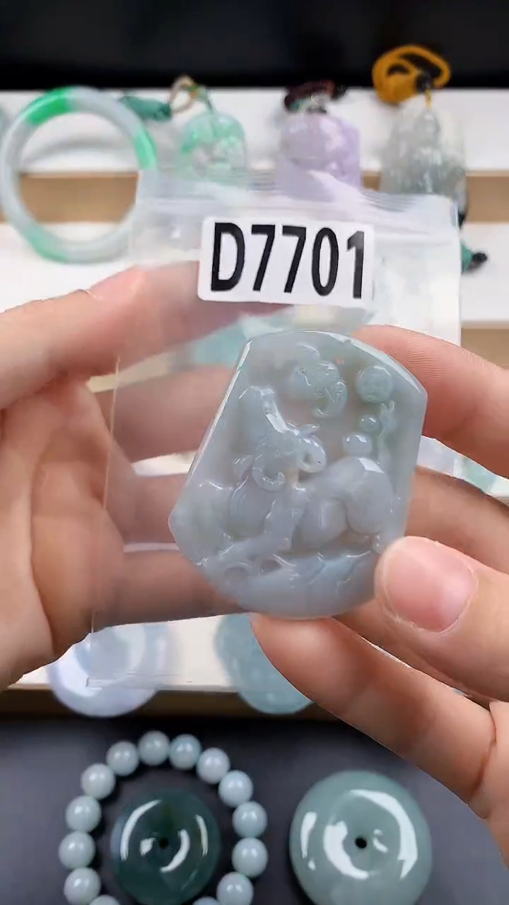 颈饰未镶嵌翡翠天然翡翠吊坠挂件