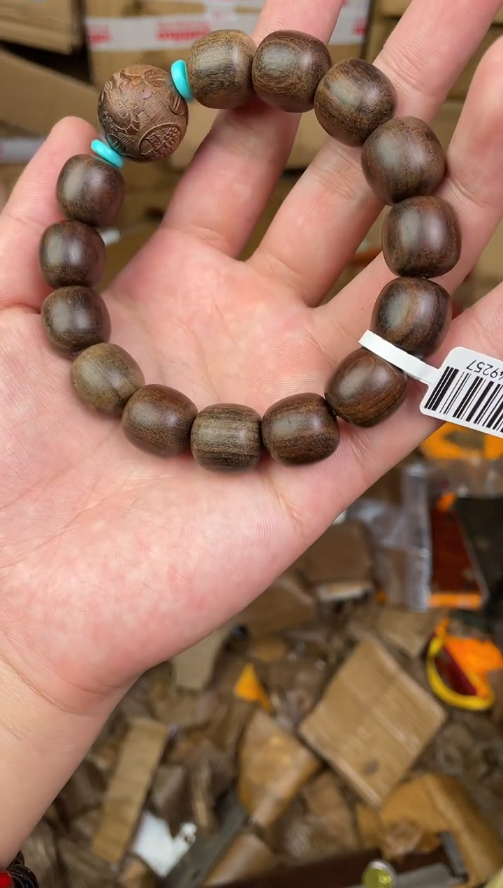 木质非金属捧月文创福利闪购商品无礼盒