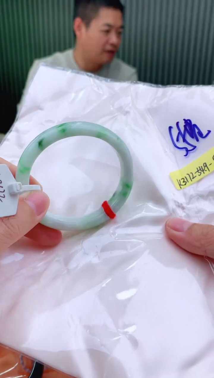 未镶嵌手镯翡翠52+