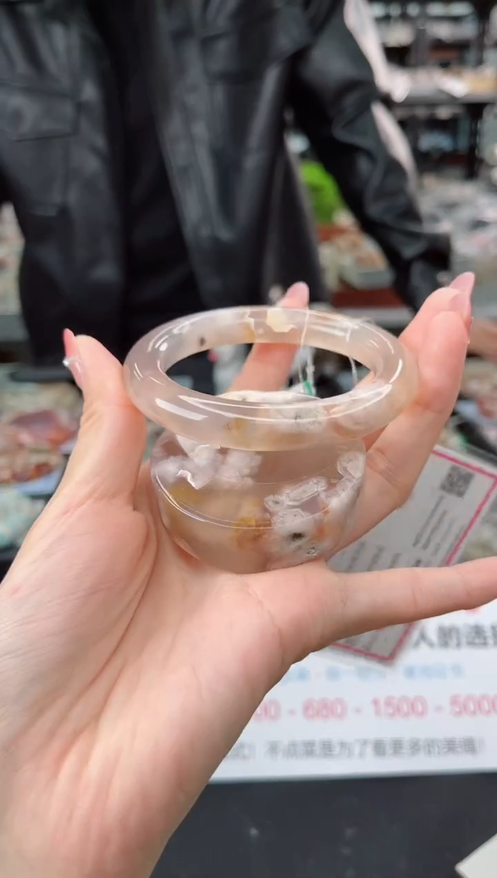 【闪购商品】石英质玉手镯未镶嵌55圈口（赠品镯心）1039071